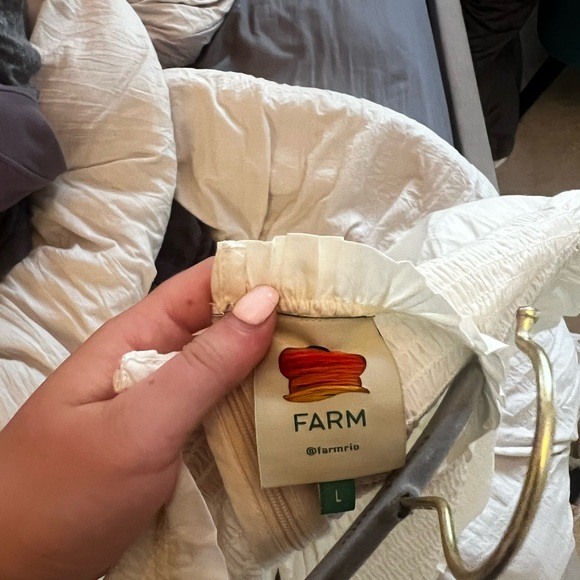 FARM Rio White Ribbed Ruffled Blouse - Picture 3 of 3